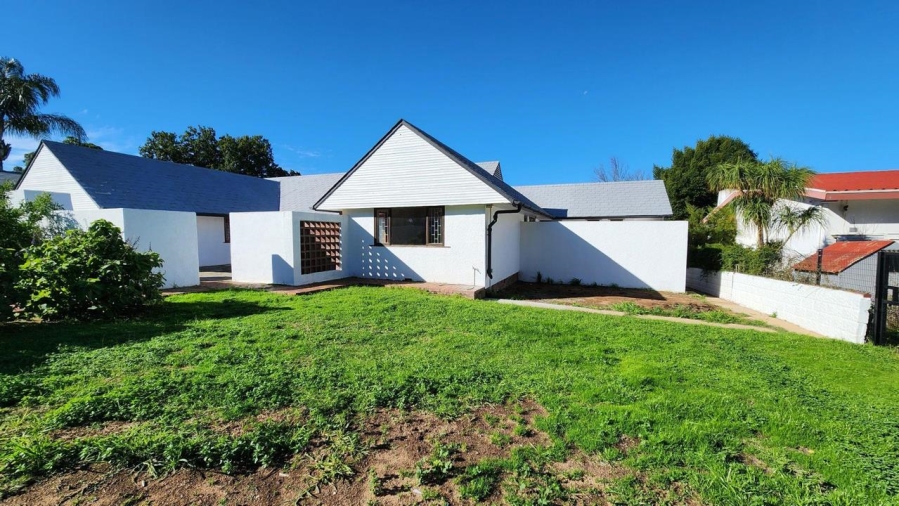 3 Bedroom Property for Sale in Bergzicht Western Cape